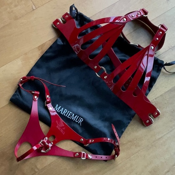 MarieMur Red leather bondage bra and panties - Picture 13 of 14